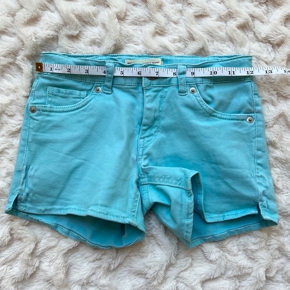 Levy's Kids Girlfriend Fit Printed Color Shorty Shorts - Picture 9 of 14